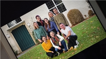 Das sind die "Fingerprints": (von links stehend) Jule Bohling, Sam Beneke, Sophie Kruse, Caroline Mattulat, Tjark Rudolph; (vordere Reihe von links) Kristina Beneke, Beke Mattulat, Leon Hütten.
