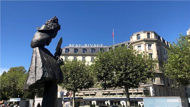Das Attentat auf Kaiserin Sisi vor 125 Jahren Das Sisi-Denkmal am Ufer des Genfer Sees, wo die österreichische Kaiserin 1898 ermordet wurde.