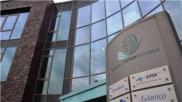 Das Technologiezentrum an der Werftstraße in Einswarden soll Schauplatz spannender technologischer Projekte werden. Unter anderem soll hier erprobt werden, wie eine komplett durchdigitalisierte Fabrik laufen könnte.Kühnemuth