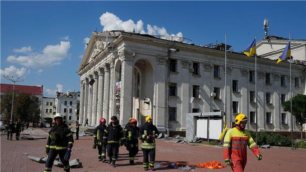 Das Theater von Tschernihiw wurde bei dem russischen Raketenangriff beschädigt.