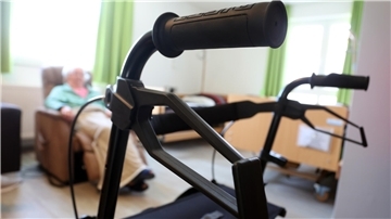 Das Thema Pflege geht alle an - auch die Angehörigen. Zum Thema findet am kommenden Dienstag eine Infoveranstaltung im Ludwig-Harms-Haus statt.