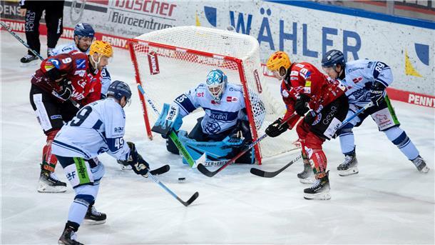 Bombastisches Spiel der Fischtown Pinguins wird von Tabellenführung gekrönt Das Topspiel zwischen den Pinguins und Straubing bot alles, was den Eishockey-Sport auszeichnet.