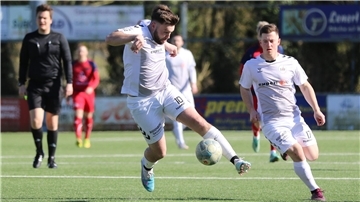 SV Brake gegen GVO Oldenburg Fußball-Bezirksliga
