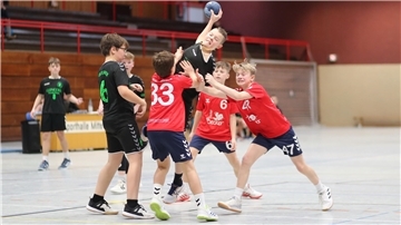 Die männliche Jugend D der HSG Unterweser spielt gegen die JSG Wilhelmshaven.