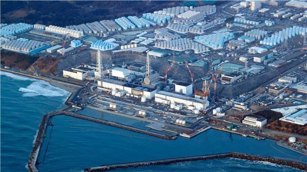Entsorgung von Fukushima-Kühlwasser ins Meer rückt näher Das verdünnte Kühlwasser wird zurzeit in riesigen Tanks auf dem Gelände der Atomruine Fukushima gelagert.