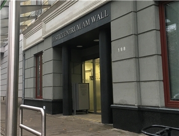 Eingang Justizgebäude