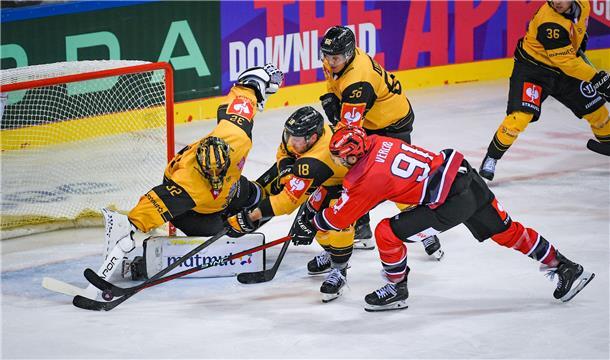Das vierte CHL-Spiel der Fischtown Pinguins gegen die Rouen Dragons in der Eisar...