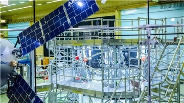 Das vierte Europäische Servicemodul (ESM) für das Orion-Raumschiff soll am Wochenende mit dem Schiff nach Florida gebracht werden.