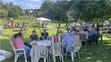 Gruppe im Grünen
