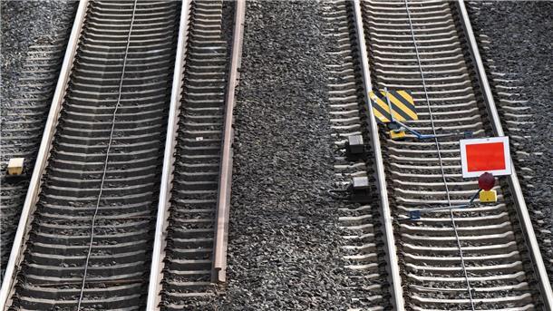 Das wichtigste Bauprojekt der Bahn wird dieses Jahr die Generalsanierung der Riedbahn zwischen Frankfurt und Mannheim. Die Strecke wird dazu für fünf Monate voll gesperrt.