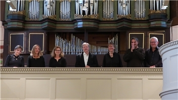 Das Zevener Vokalensemble und der Organist bei der Aufführung: Christina Zarth, Annette Borbe, Christine Schwiebert, Dietrich Wimmer, Beate Szillat, Andreas Borbe, Peter Corleis (von links).