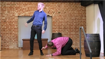 Eine Szene aus dem Auftritt des Spontantheaters Bumerang. 