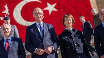 Dass Merz in Ankara von seiner Ehefrau Charlotte begleitet wird, ist ein besonderes Zeichen der Freundschaft.