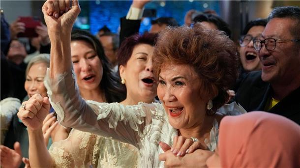 Malaysia feiert Oscar für Michelle Yeoh Datin Janet Yeoh feiert in Kuala Lumpur den Oscar-Gewinn ihrer Tochter.