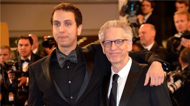 Ekel und Gewalt: Horror-Meister David Cronenberg wird 80 David Cronenberg mit seinem Sohn Brandon beim Filmfestival in Cannes.