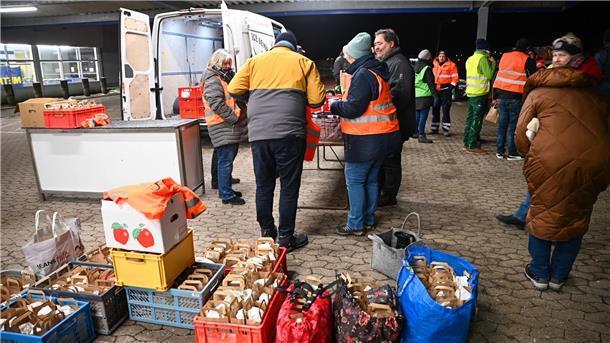 Bauernproteste: Heute Morgen wird der Hafen in Bremerhaven blockiert Debstedt: Der Proviant für die Bauern steht bereit.
