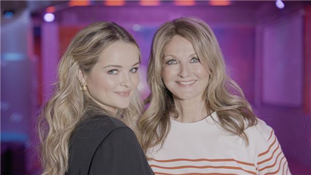„Déjà-vu - Ein neuer Blick auf die 80er-Jahre“: Die Moderatorin Frauke Ludowig (r) und ihre Tochter Nele in einer Rollschuhdisco.