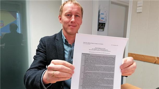 Dem Fraktionsvorsitzenden der FDP, Hauke Hilz, liegt ein Gutachten vor, das das Verhalten der Stadtverordneten als rechtmäßig erklärt.