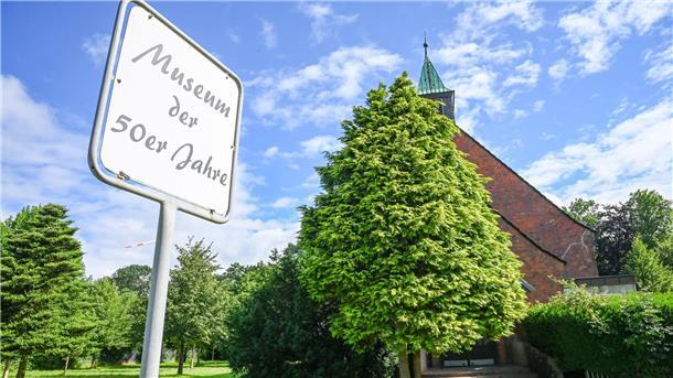 50er-Jahre-Museum: Politik weist Petition für Erhalt zurück Dem Museum der 50er Jahre von Kerstin von Freytag Löringhoff droht der Rauswurf aus der amerikanischen Kirche auf dem Gelände der ehemaligen Carl-Schurz-Kaserne.