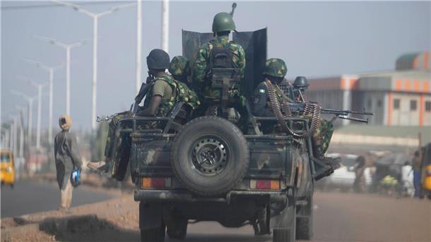 Terror: 125 Anhänger von Boko Haram in Nigeria verurteilt Dem nigerianischen Militär ist es bislang nicht gelungen, die Terrorgruppe Boko Haram endgültig zu bezwingen.