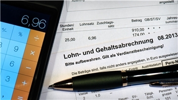 Dem schlechten Ruf der Stadt zum Trotz wird in Bremerhaven gut verdient: Unter den 47 Städten und Landkreisen der Bundesländer Niedersachsen und Bremen steht Bremerhaven beim Bruttoentgelt auf Platz 9.