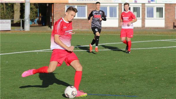 SV Brake gegen SV Atlas Delmenhorst II in der Fußball-Bezirksliga