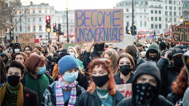 Dutzende Beamte seit Everard-Mord verurteilt Demonstration in London, zu der die feministische Aktionsgruppe „Sisters Uncut“ aufgerufen hat.