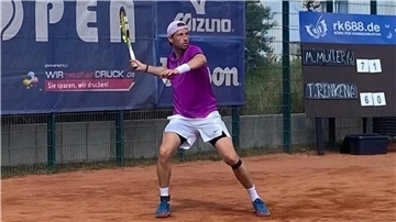 Torben Renken spielt Tennis.
