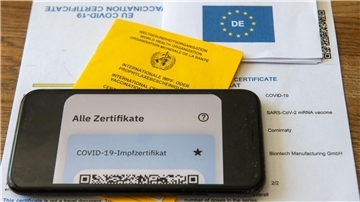 Den gelben Impfpass soll es bald auch digital geben.