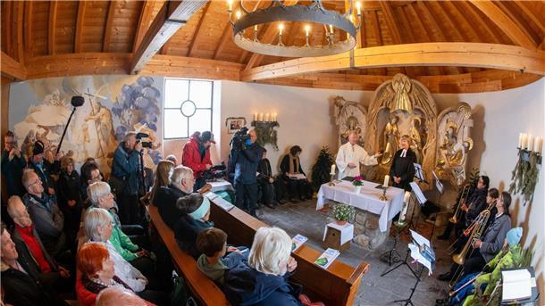 Ökumenische Trauerfeier für sterbenden Zugspitz-Gletscher Den Klimawandel müssten die Menschen selbst angehen, findet Pastoralreferent Florian Hammerl (l).