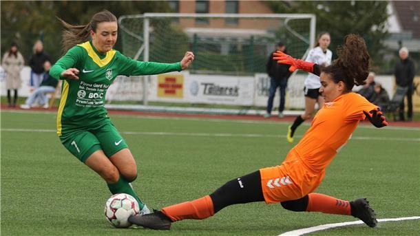 Frauenfußballspiel des TSV Abbehausen mit Jule Hedemann