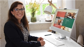 Denise Wackwitz aus Zeven begleitet Menschen sehr individuell auf dem Weg, wie sie Arbeit und Familie vereinbaren, sich beruflich entwickeln oder auch Lösungen für private oder berufliche Veränderungen finden.