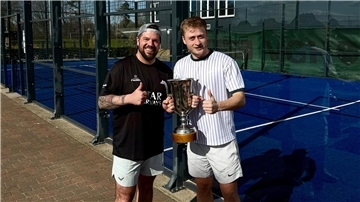 Dennis Diekmann (links) und sein Doppelpartner bei Padel, Ole Sudmann