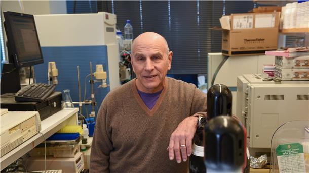 Paul-Ehrlich-Preis an Immunforscher aus den USA Dennis L. Kasper ist Arzt und Immunologe an der Harvard Medical School. Der US-amerikanische Immunologe wird mit dem Paul Ehrlich- und Ludwig Darmstaedter-Preis 2024 geehrt.