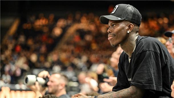 Dennis Schröder sieht eine Pleite seiner Löwen.