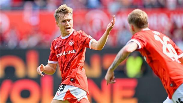 Kaiserslautern feiert späten Sieg gegen Darmstadt Der 1.. FC kaiserslautern hat einen späten Sieg gegen Darmstadt 98 gefeiert.