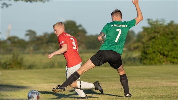 Der 1. FC Nordenham gewinnt in der Fußball-Kreisliga beim SV Phiesewarden.