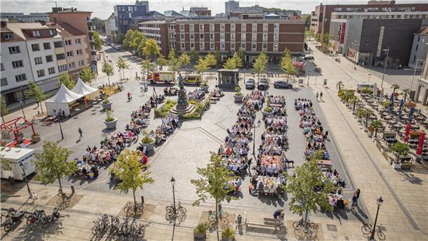 Bürgerstiftung Bremerhaven: Frühstücken und dabei Gutes tun Blick auf Theodor-Heuss-Platz