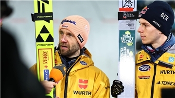 Der 34 Jahre alte Pius Paschke (l) und der 29 Jahre alte Andreas Wellinger sind derzeit die besten deutschen Springer.