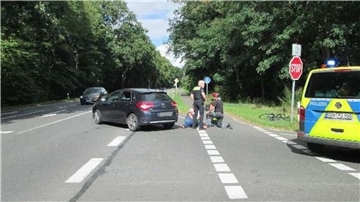 Der 73-jährige Radfahrer wurde bei dem Unfall schwer verletzt.