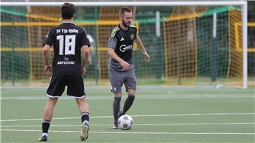 Fußballspiel TSV Abbehausen gegen SV Tur Abdin Delmenhorst mit Fabian Milz