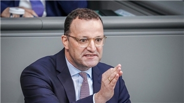 Der Abgeordne Jens Spahn (CDU) bei einer Rede im Bundestag.