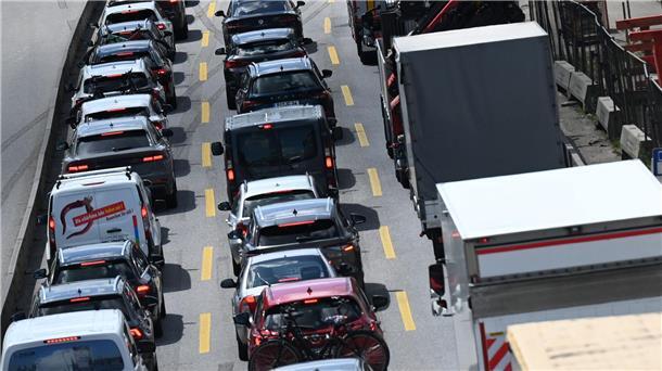 Der ADAC erwartet am letzten Juli-Wochenende besonders viel Verkehr auf den Autobahnen von und zu den Urlaubsorten an Nord- und Ostsee. (Symbolbild)