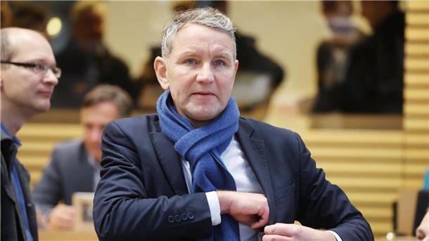 Vorwurf Volksverhetzung: Immunität von Höcke aufgehoben Der AfD-Politiker Björn Höcke im thüringischen Landtag.