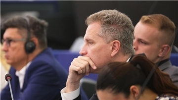 Der AfD-Politiker Petr Bystron selbst weist die Vorwürfe gegen ihn vehement zurück. (Archivbild)