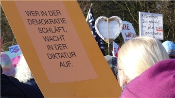 Der Angriff auf Matthias Ecke wird auch in Cuxhaven verurteilt - diese Grenzüberschreitung erfordert eine Reaktion aller demokratisch Denkenden, so das Bündnis „Cuxhaven für Respekt und Menschenwürde“. Es ruft zu einer Menschenkette um den Schleusenpriel auf. 