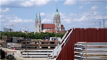 Der Aufbau zur diesjährigen Wiesn läuft bereits.