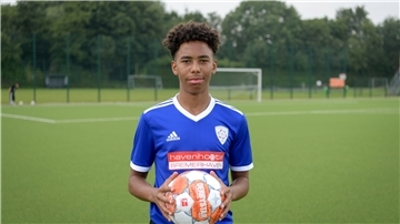 Der Aufstieg in die Regionalliga mit dem JFV Bremerhaven war für den künftigen Werder-Spieler Paul Erevbenagie der größte Erflog in seiner noch jungen Karriere.