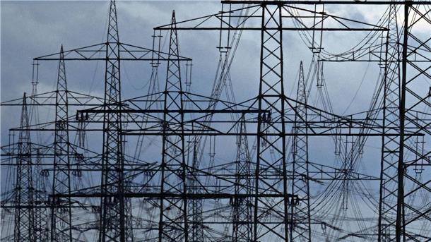 Studie: Stromnetz-Ausbau könnte 651 Milliarden Euro kosten Der Ausbau der Stromnetze gilt als ein entscheidender Baustein für das Erreichen der Klimaneutralität im Jahr 2045. (Symbolbild)