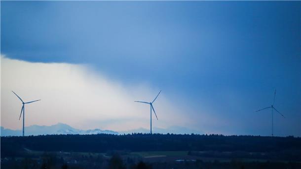 Bei Windrädern ist Ende der Ausbauflaute in Sicht Der Ausbau der Windkraft in den südlichen Bundesländern kommt nur schleppend voran.